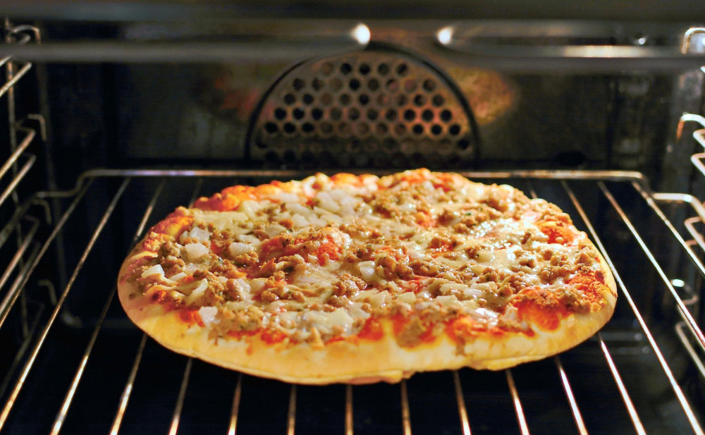 How long to bake pizza