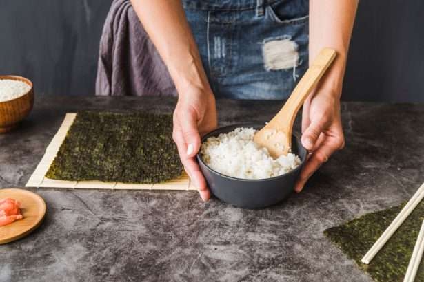 How to cook sushi rice